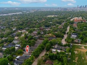 2720  College Avenue , Fort Worth Texas 76110