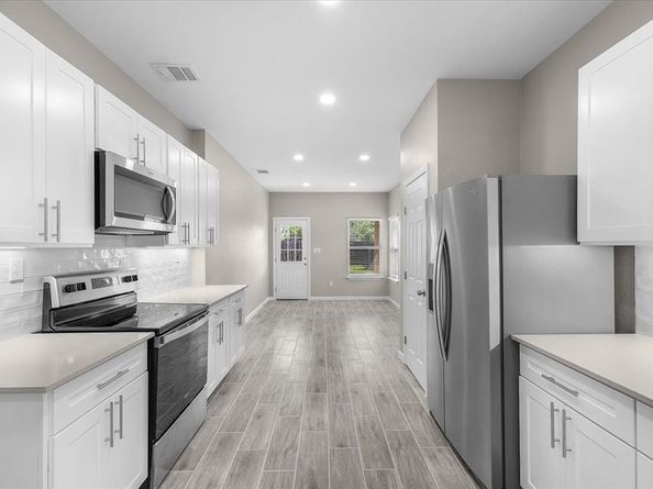 804 N Chandler Drive , Fort Worth Texas 76111