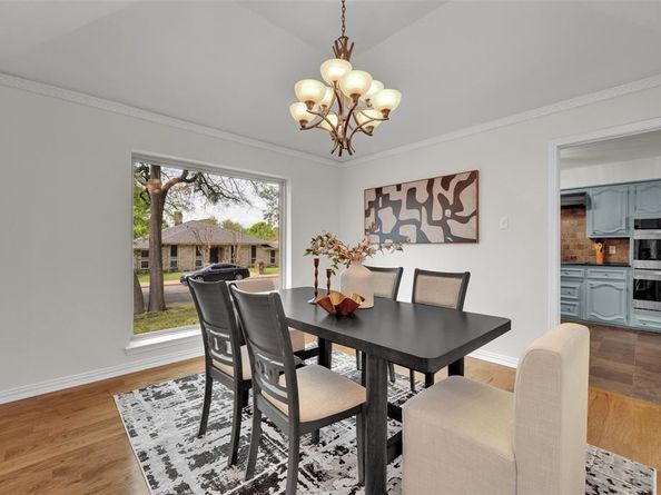 9511  Robin Meadow Drive , Dallas Texas 75243
