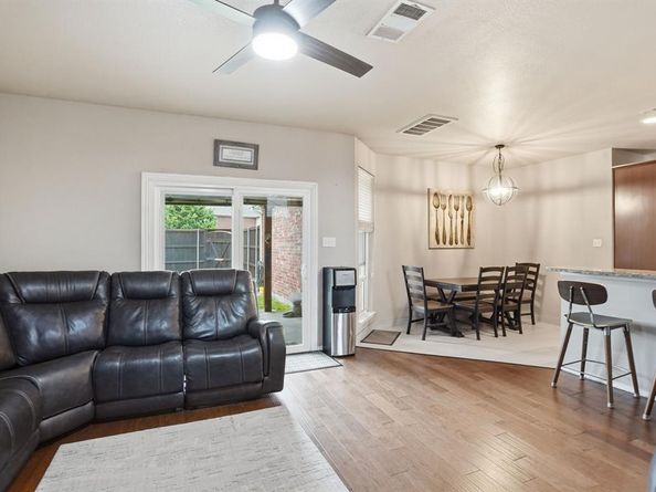 6217  Apache Drive , The Colony Texas 75056