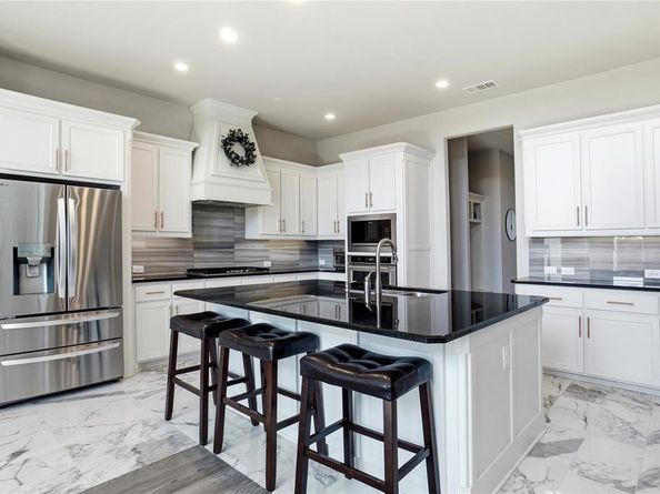 10913  Falling Leaf Trail , Flower Mound Texas 76226