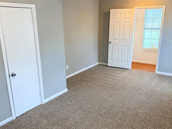 1119 E Cantey Street , Fort Worth Texas 76104