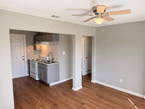 1119 E Cantey Street , Fort Worth Texas 76104