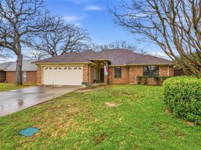 1916  Canterbury Circle , Fort Worth Texas 76112