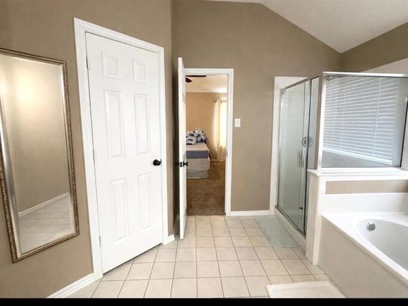 208  creek point Lane , Arlington Texas 76002