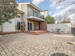 2925  Country Place Circle , Carrollton Texas 75006