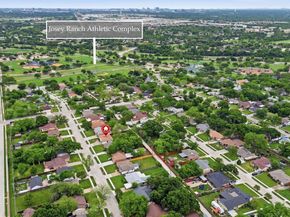 1112  Noble Avenue , Carrollton Texas 75006