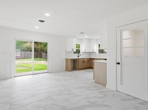 1112  Noble Avenue , Carrollton Texas 75006