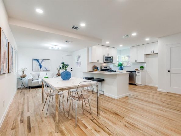 1431  Carson Street , Dallas Texas 75216
