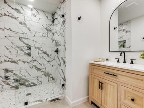 1431  Carson Street , Dallas Texas 75216