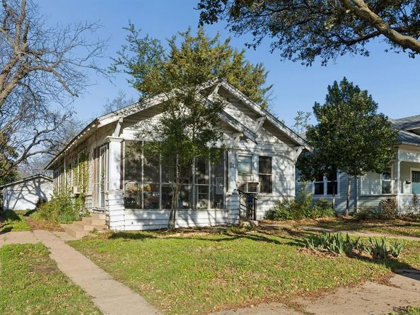 627 N Winnetka Avenue , Dallas Texas 75208