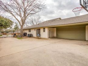 3928  Stonehenge Road , Fort Worth Texas 76109