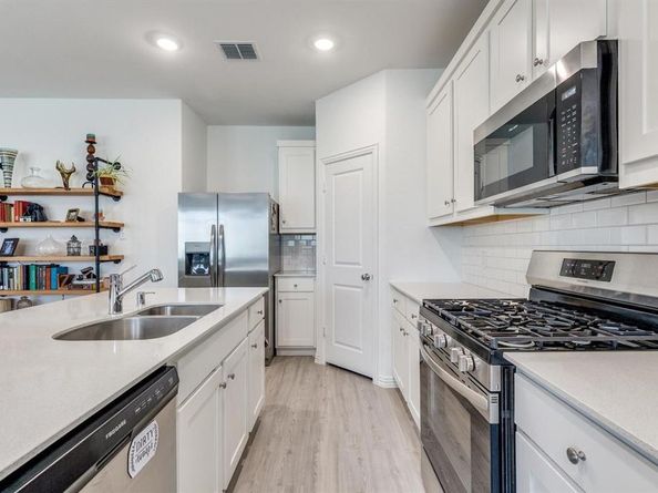 1213  Dragon Way , Azle Texas 76020