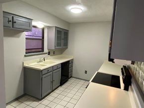 134  Main Place , Euless Texas 76040