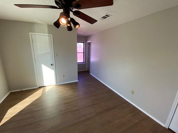 134  Main Place , Euless Texas 76040