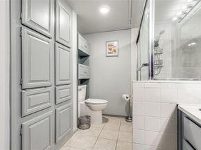 15221  Berry Trail  405, Dallas Texas 75248