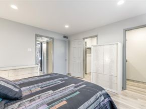 15221  Berry Trail  405, Dallas Texas 75248