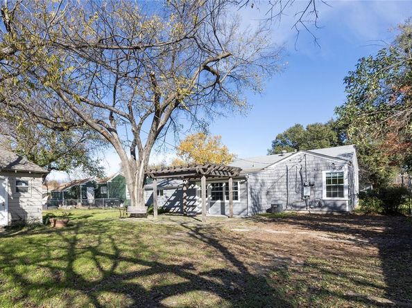 817  Edgefield Road , Fort Worth Texas 76107