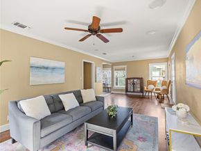 817  Edgefield Road , Fort Worth Texas 76107