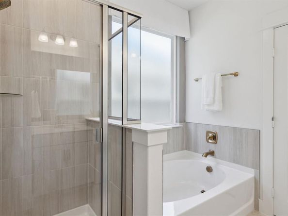 8705  Leafy Lane , Justin Texas 76247