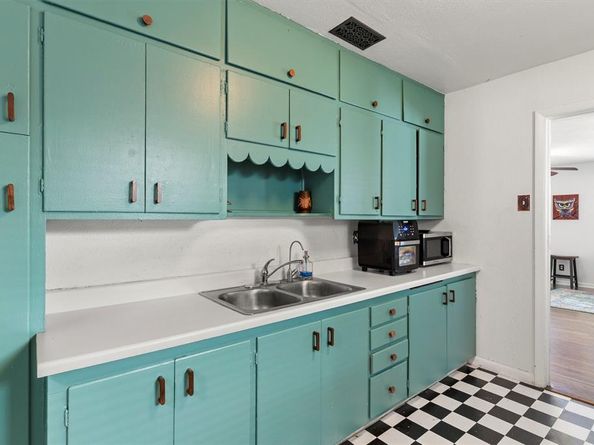 2739  Livingston Avenue , Fort Worth Texas 76110