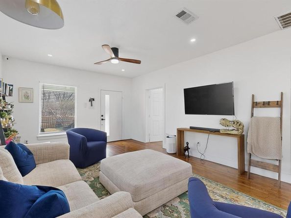 5911 E Grand Avenue , Dallas Texas 75223