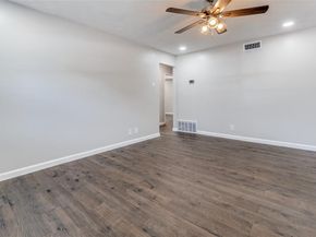 2406  Globe Avenue , Dallas Texas 75228