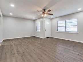 2406  Globe Avenue , Dallas Texas 75228