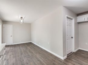 2406  Globe Avenue , Dallas Texas 75228