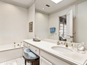 17  Stonecourt Circle , Dallas Texas 75225