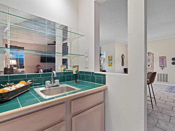 905  Whitman Circle , Allen Texas 75002