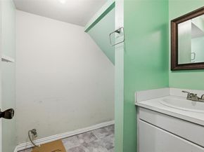 518  Red bud Lane , Cockrell Hill Texas 75211