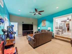 518  Red bud Lane , Cockrell Hill Texas 75211