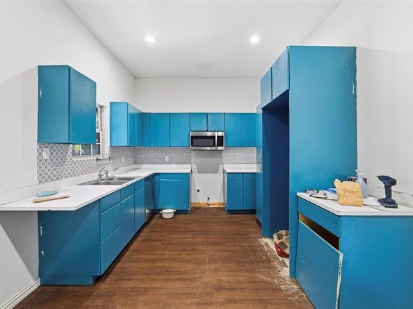 518  Red bud Lane , Cockrell Hill Texas 75211