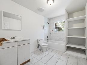 518  Red bud Lane , Cockrell Hill Texas 75211