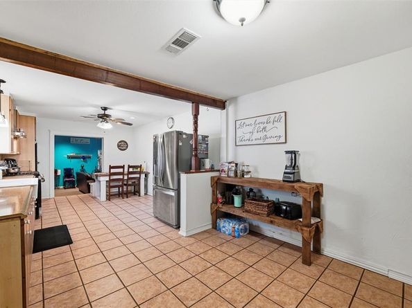 518  Red bud Lane , Cockrell Hill Texas 75211