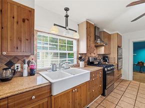 518  Red bud Lane , Cockrell Hill Texas 75211