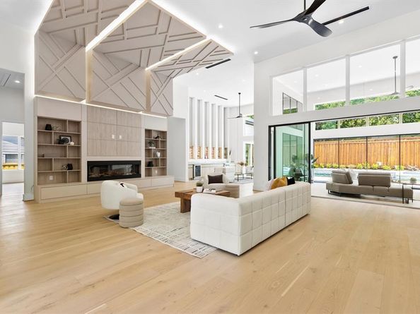 11314  Hillcrest Road , Dallas Texas 75230