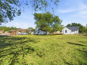 3229  Meadow Oaks Drive , Haltom City Texas 76117