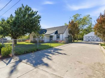 3229  Meadow Oaks Drive 