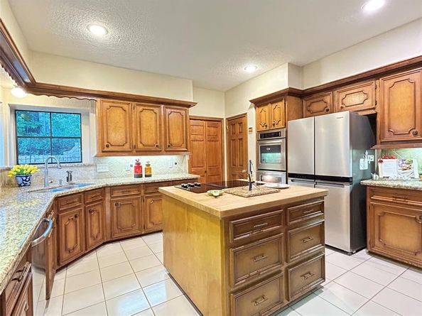 9547  Enstone Circle , Spring Texas 77379