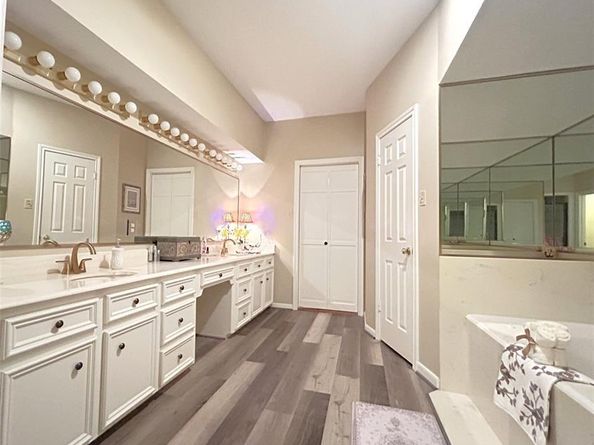 9547  Enstone Circle , Spring Texas 77379