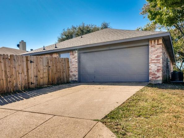 208  Wedgewood Lane , Cedar Hill Texas 75104