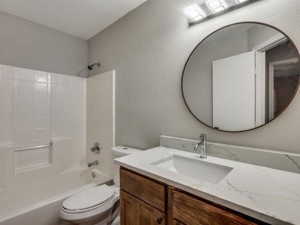 208  Wedgewood Lane , Cedar Hill Texas 75104