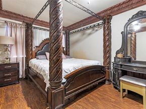 938  Gillham Road , River Oaks Texas 76114