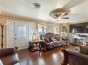 938  Gillham Road , River Oaks Texas 76114