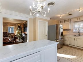 938  Gillham Road , River Oaks Texas 76114