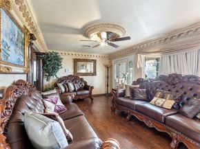 938  Gillham Road , River Oaks Texas 76114