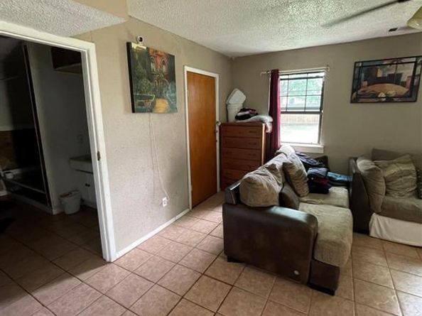 4628  Burton Avenue , Fort Worth Texas 76105