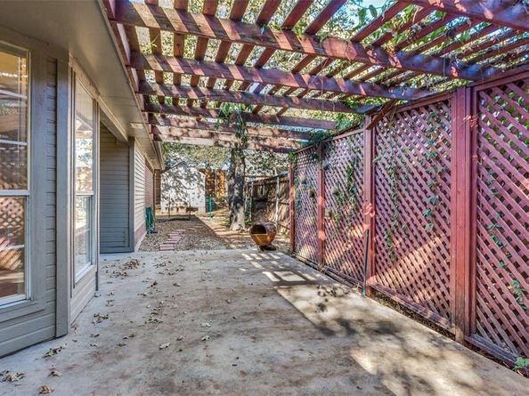 6607  Capitol Hill Drive , Arlington Texas 76017